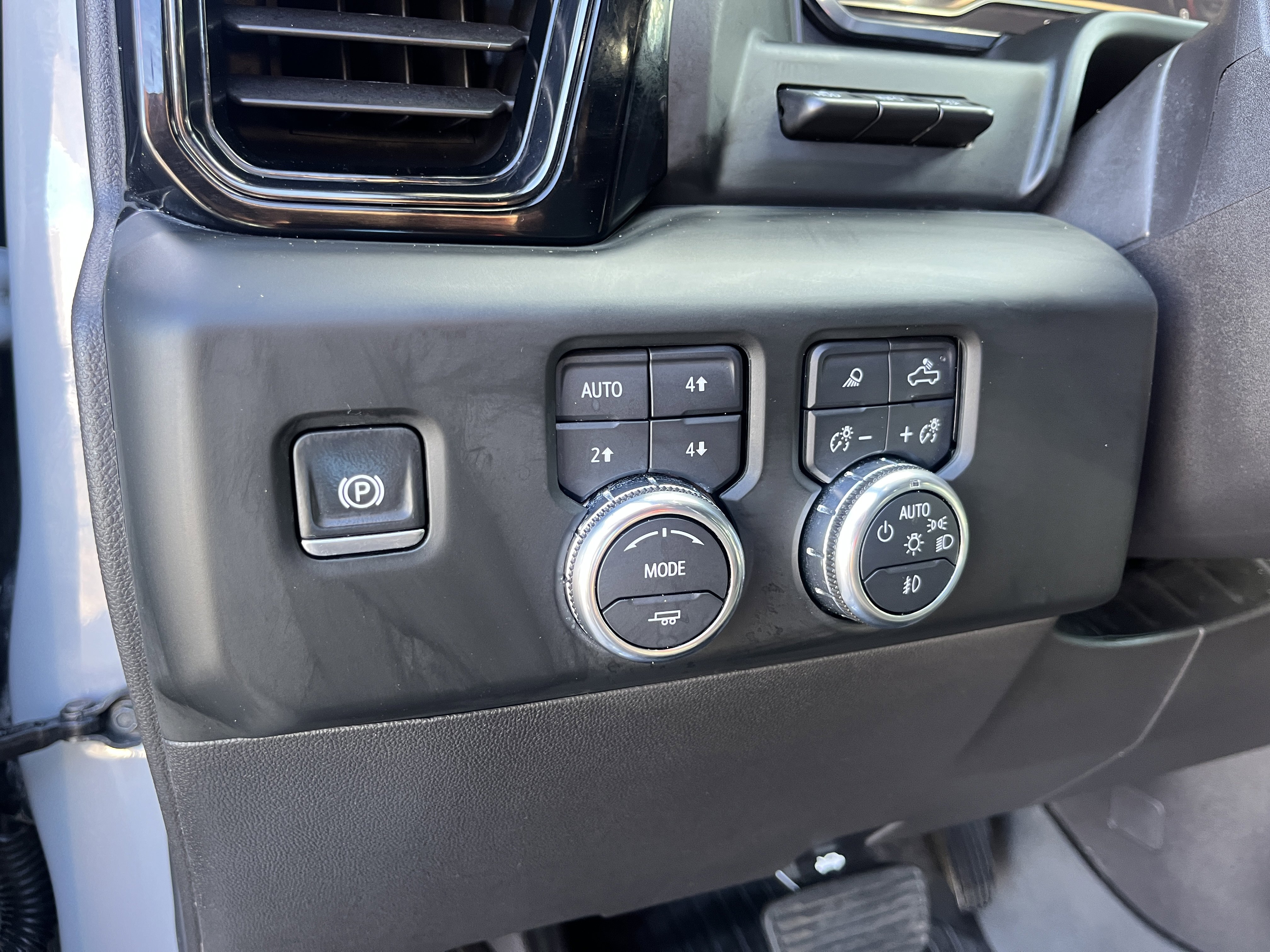 Used 2024 GMC Sierra 1500 AT4X w/ AT4X AEV Edition image 19