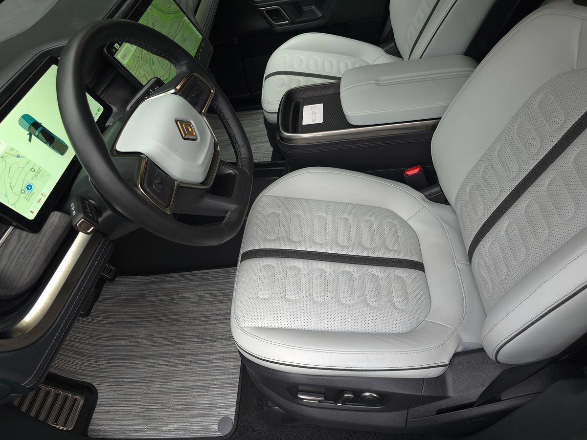 Used 2023 Rivian R1T Adventure AWD/4WD image 13