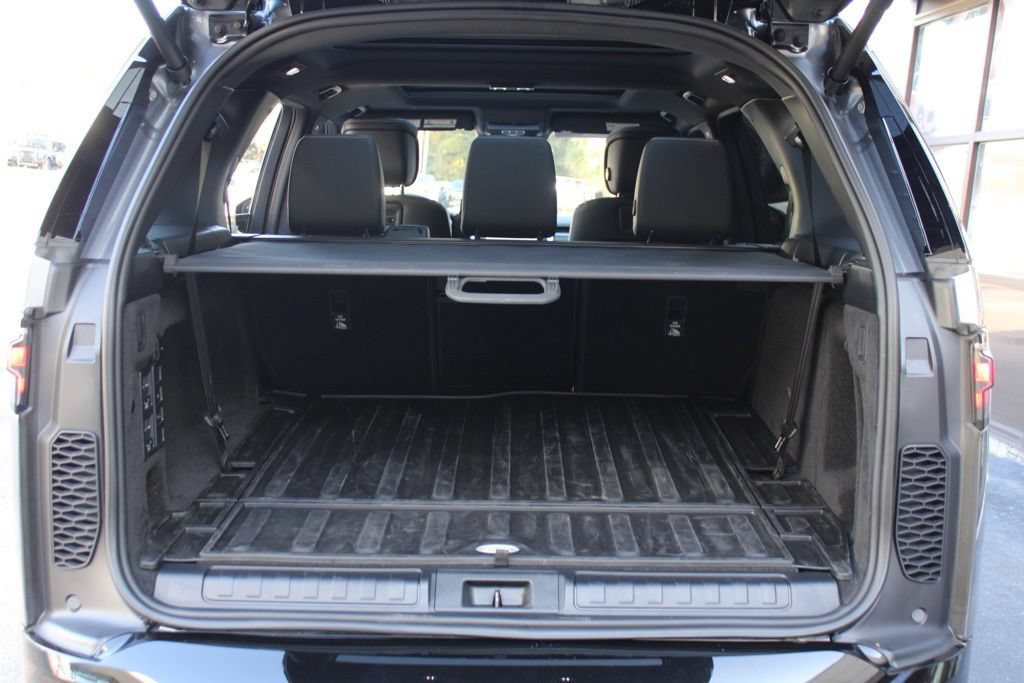 Certified 2025 Land Rover Discovery Dynamic SE AWD/4WD image 45