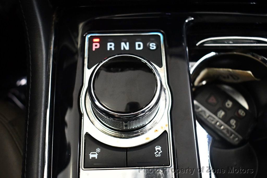 Used 2015 Jaguar XJ image 50