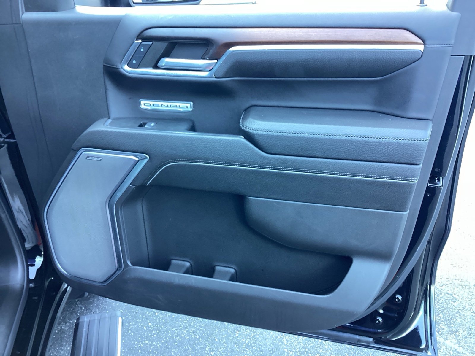 Used 2024 GMC Sierra 1500 Denali w/ Denali Reserve Package image 23