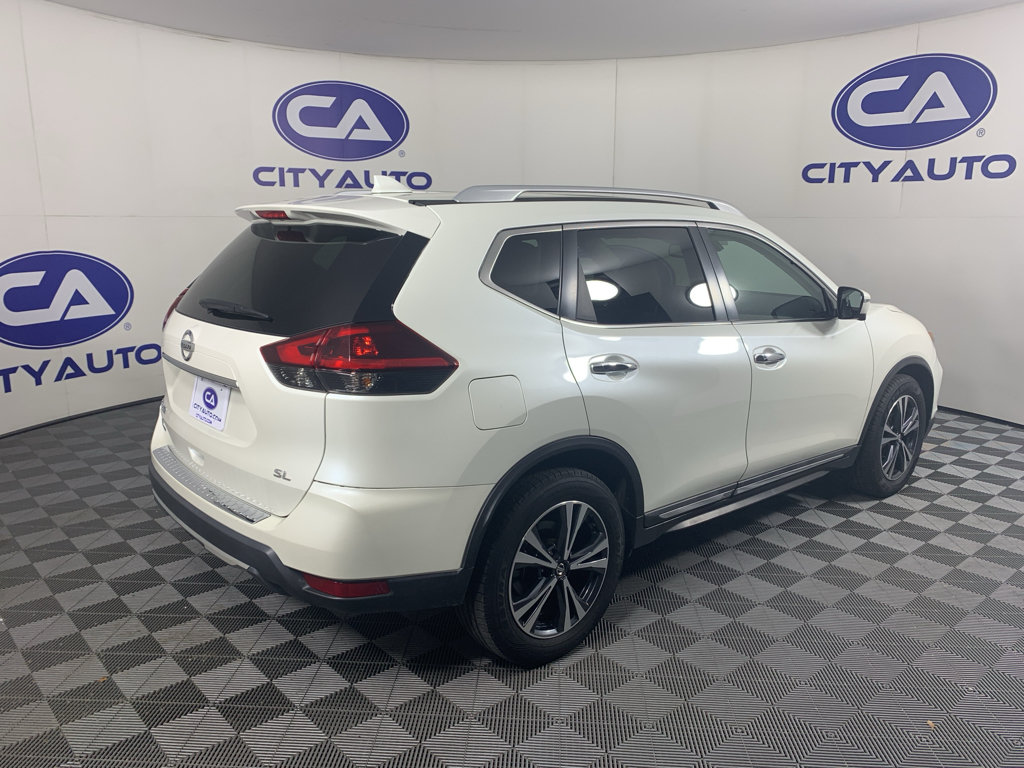 Used 2018 Nissan Rogue SL w/ Premium Package FWD image 3
