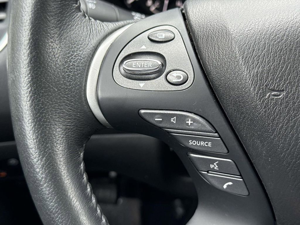 Used 2018 Nissan Pathfinder Platinum image 29