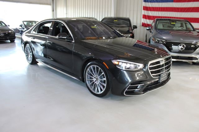 Used 2022 Mercedes-Benz S 500 4MATIC w/ AMG Line Package image 39