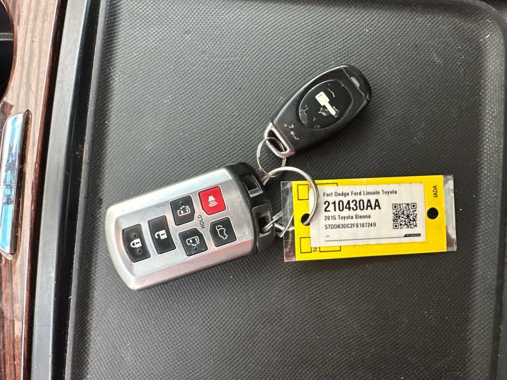Used 2015 Toyota Sienna Limited Premium AWD/4WD image 45