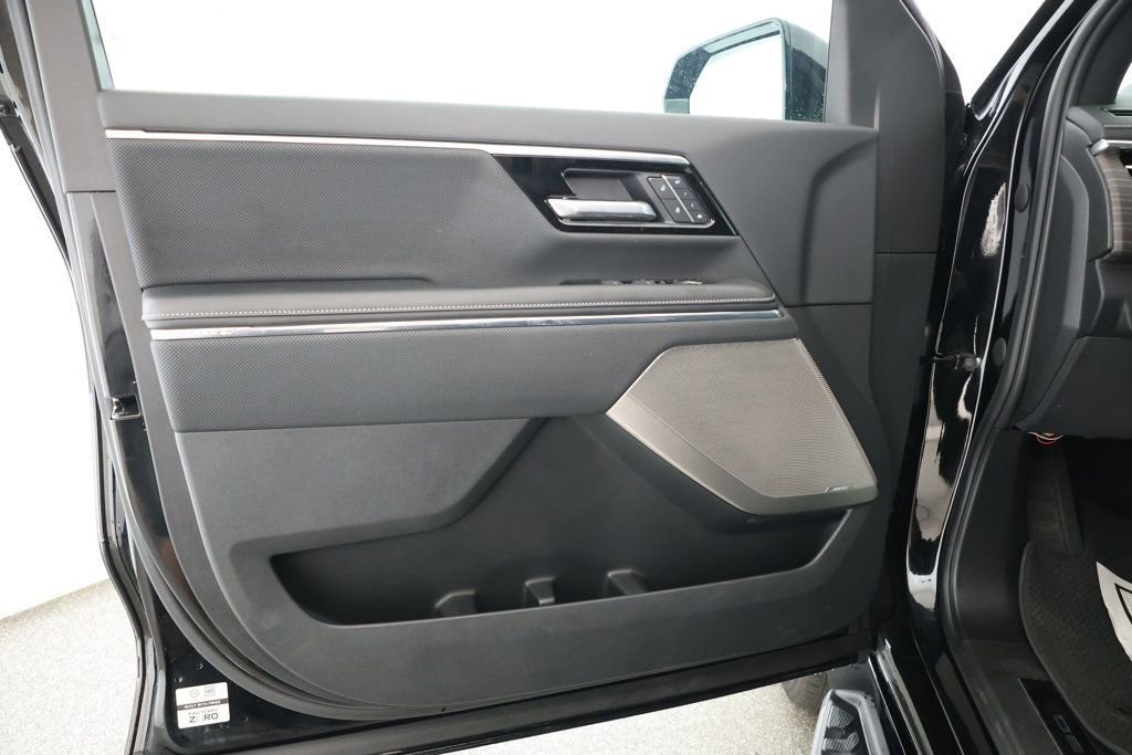 Used 2025 GMC Sierra EV Denali image 9