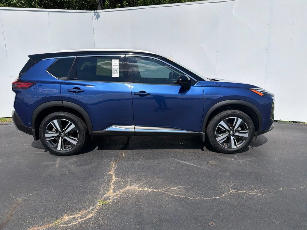 Used 2023 Nissan Rogue Platinum AWD/4WD image 2