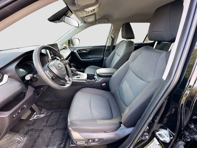 Used 2025 Toyota RAV4 XLE AWD/4WD image 19