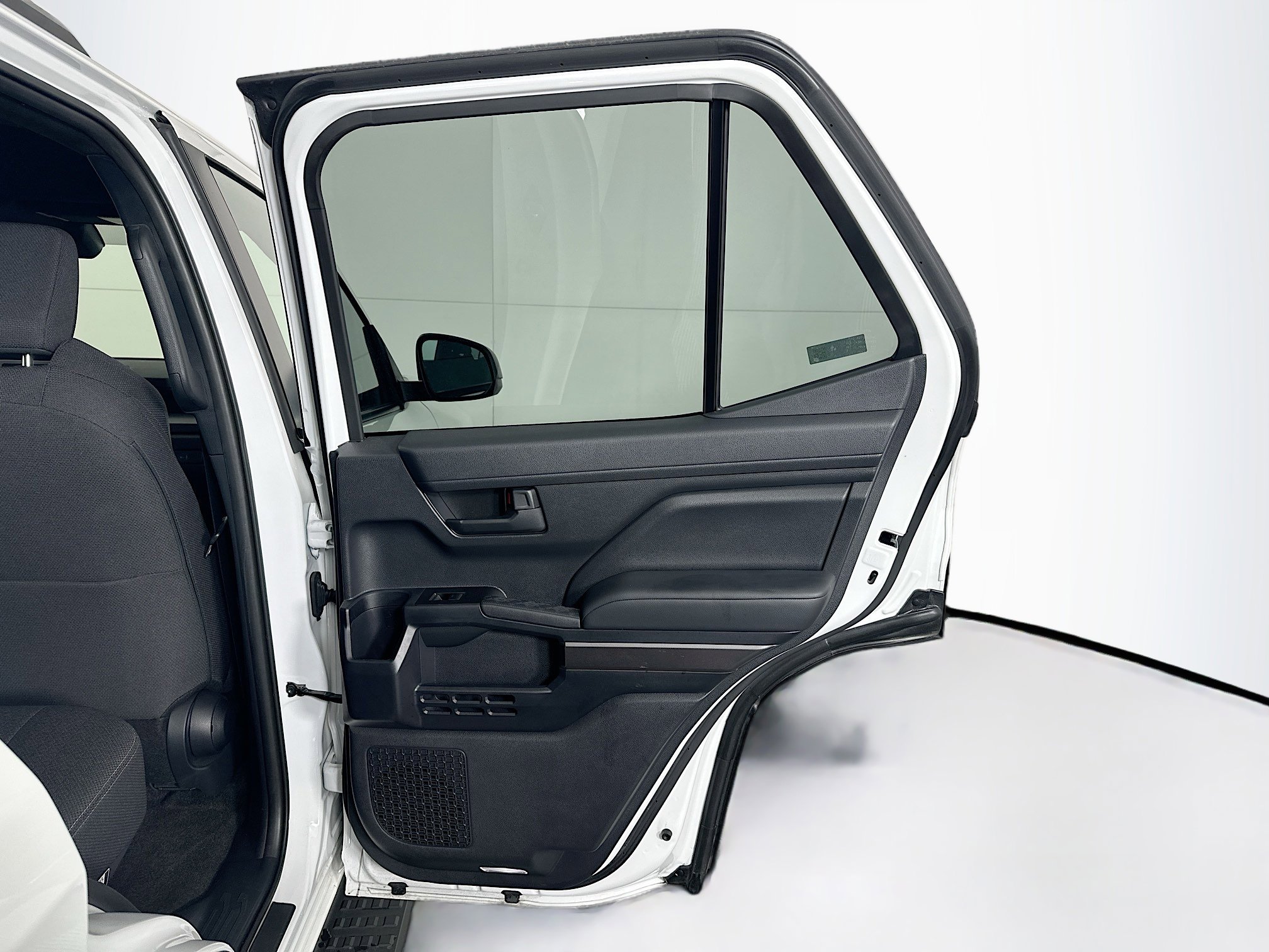 Used 2025 Toyota 4Runner SR5 image 29