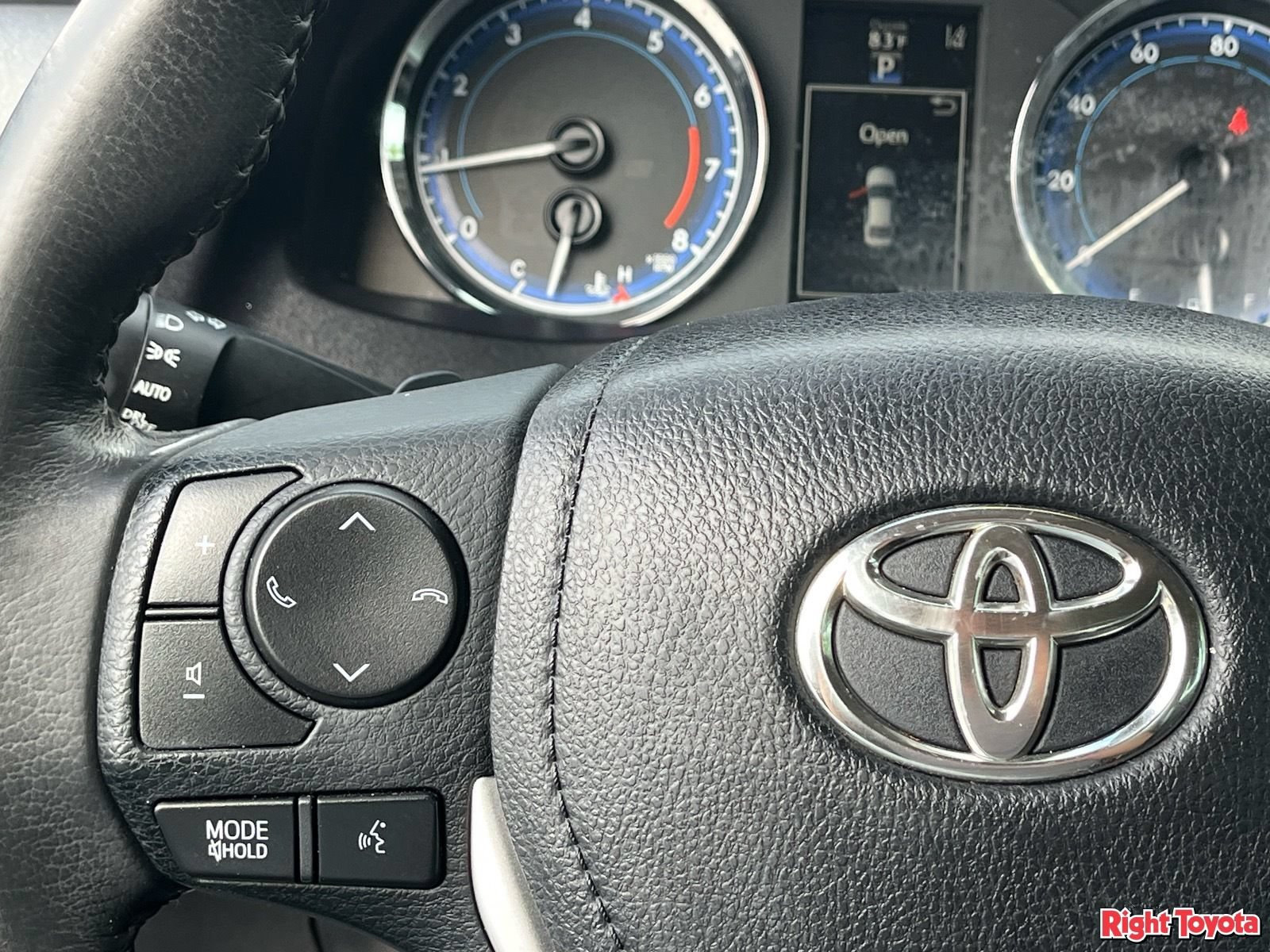 Certified 2018 Toyota Corolla SE FWD image 23