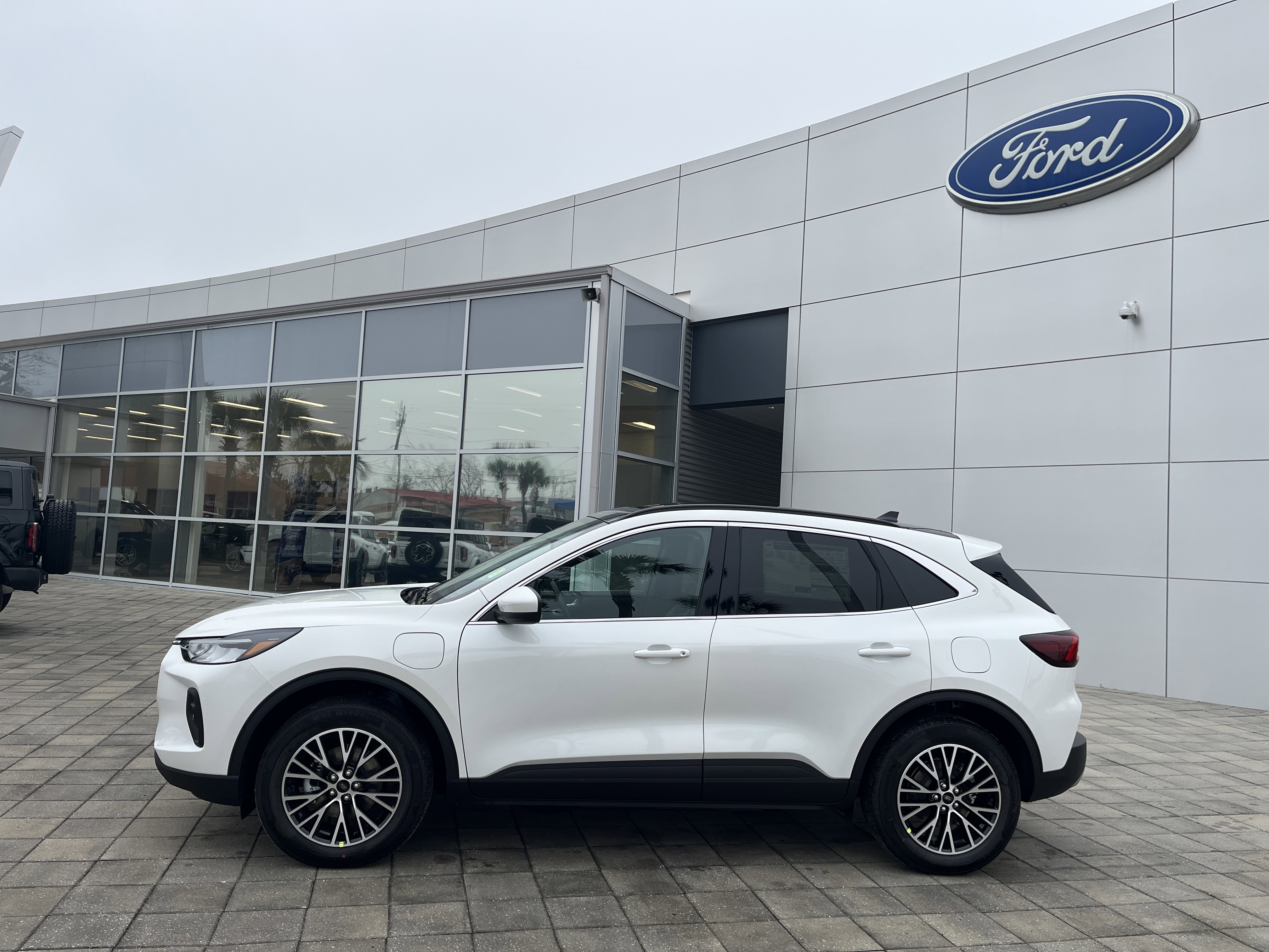 New 2026 Ford Escape SE FWD image 3