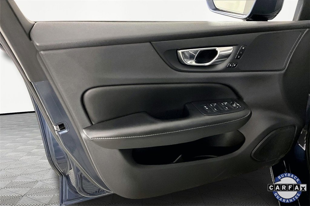 Used 2020 Volvo S60 T5 Momentum image 19