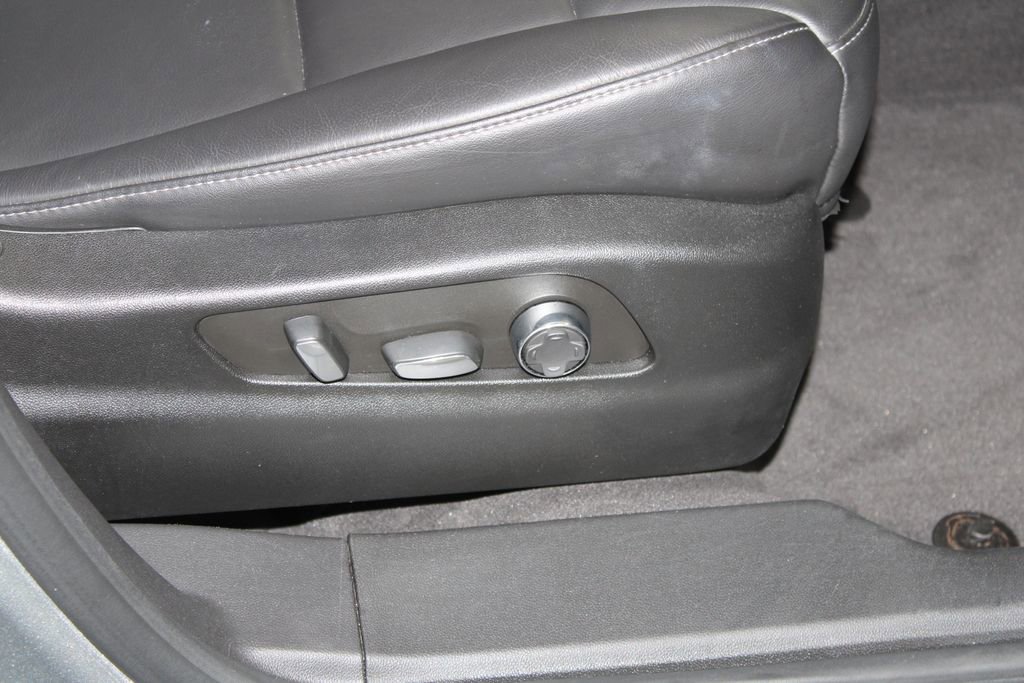 Used 2024 Cadillac XT4 Premium Luxury image 25