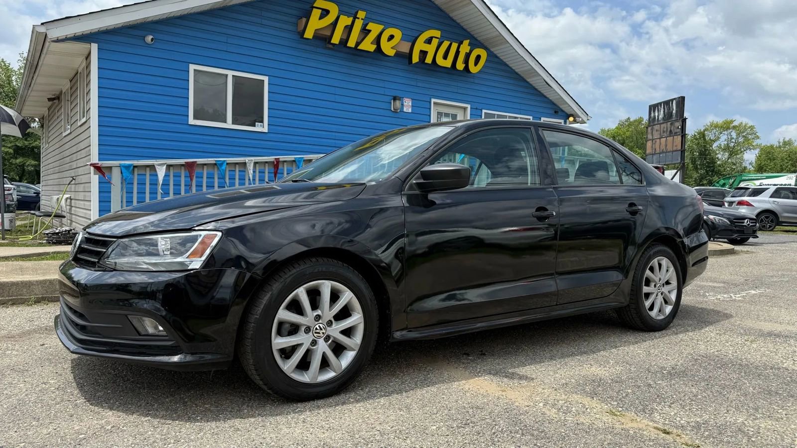 Used 2015 Volkswagen Jetta SE FWD image 2