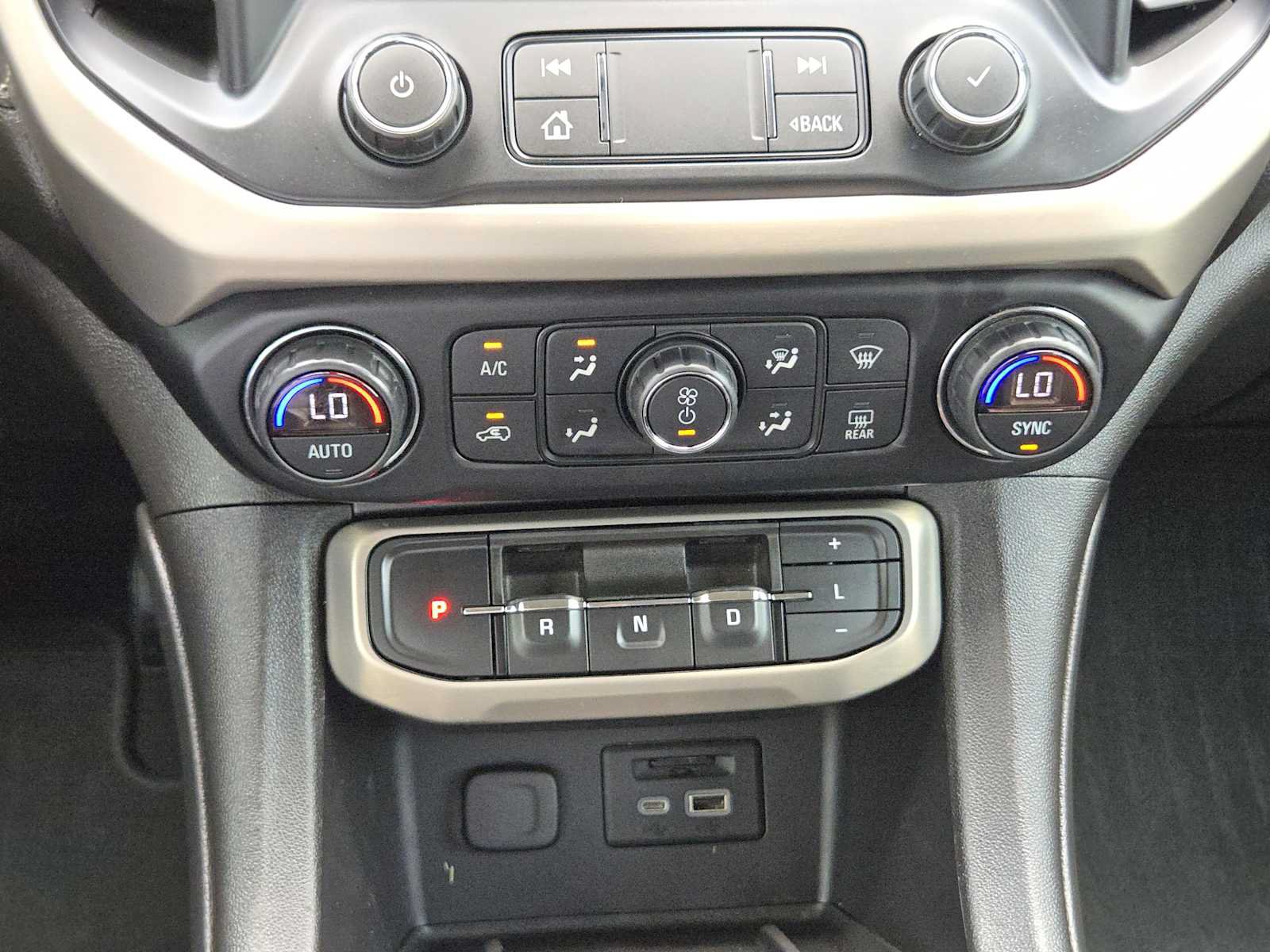Certified 2024 GMC Acadia Elevation w/ Luxury Package FWD image 20