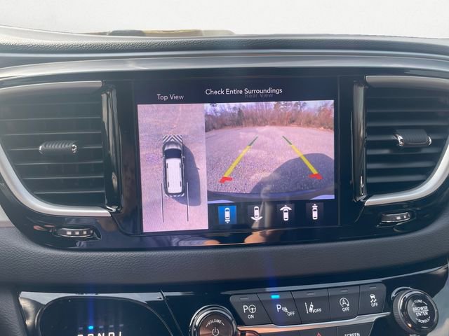 Used 2020 Chrysler Pacifica Touring-L Plus image 23