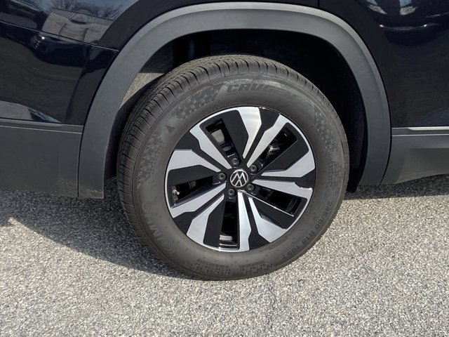 Used 2025 Volkswagen Atlas SE image 11