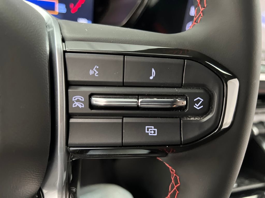 Used 2026 Chevrolet Colorado Z71 AWD/4WD image 39