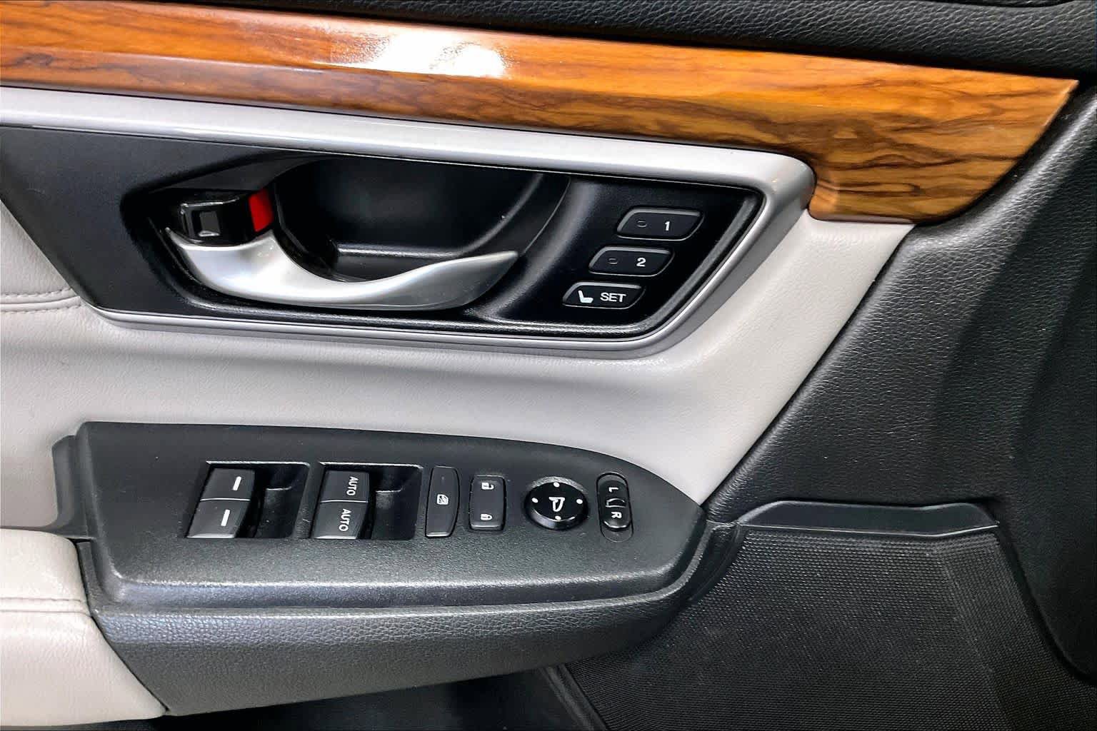 Used 2017 Honda CR-V Touring image 34