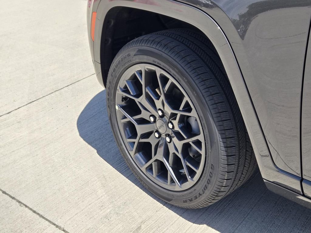 New 2026 Jeep Grand Cherokee Summit AWD/4WD image 7