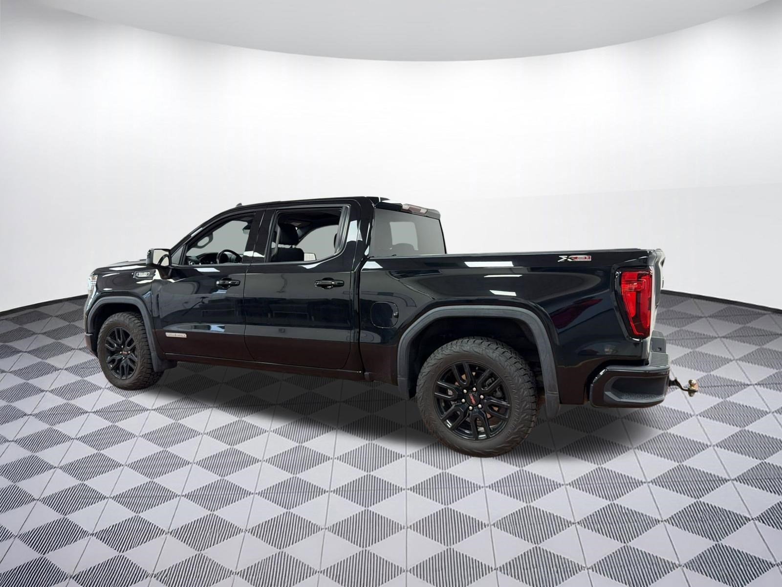 Used 2021 GMC Sierra 1500 Elevation image 3