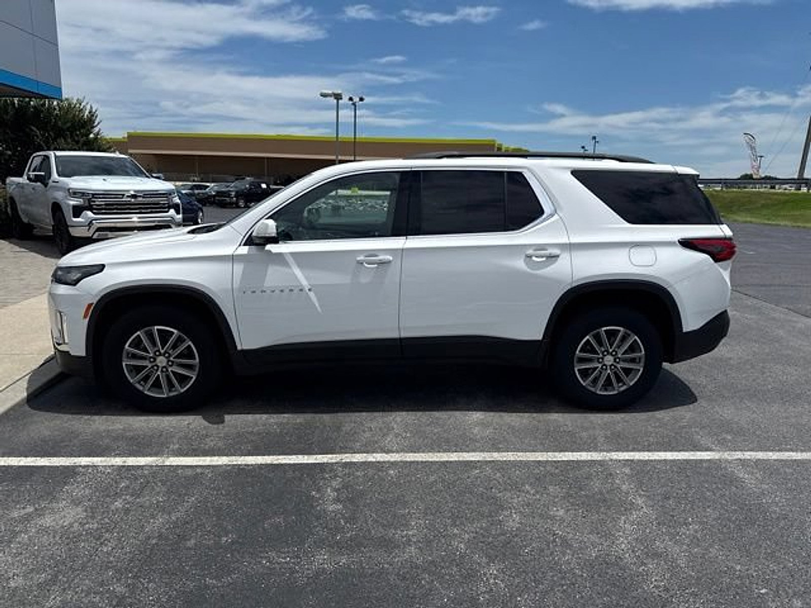 Used 2023 Chevrolet Traverse LT w/ LPO, Floor Liner Package AWD/4WD image 10