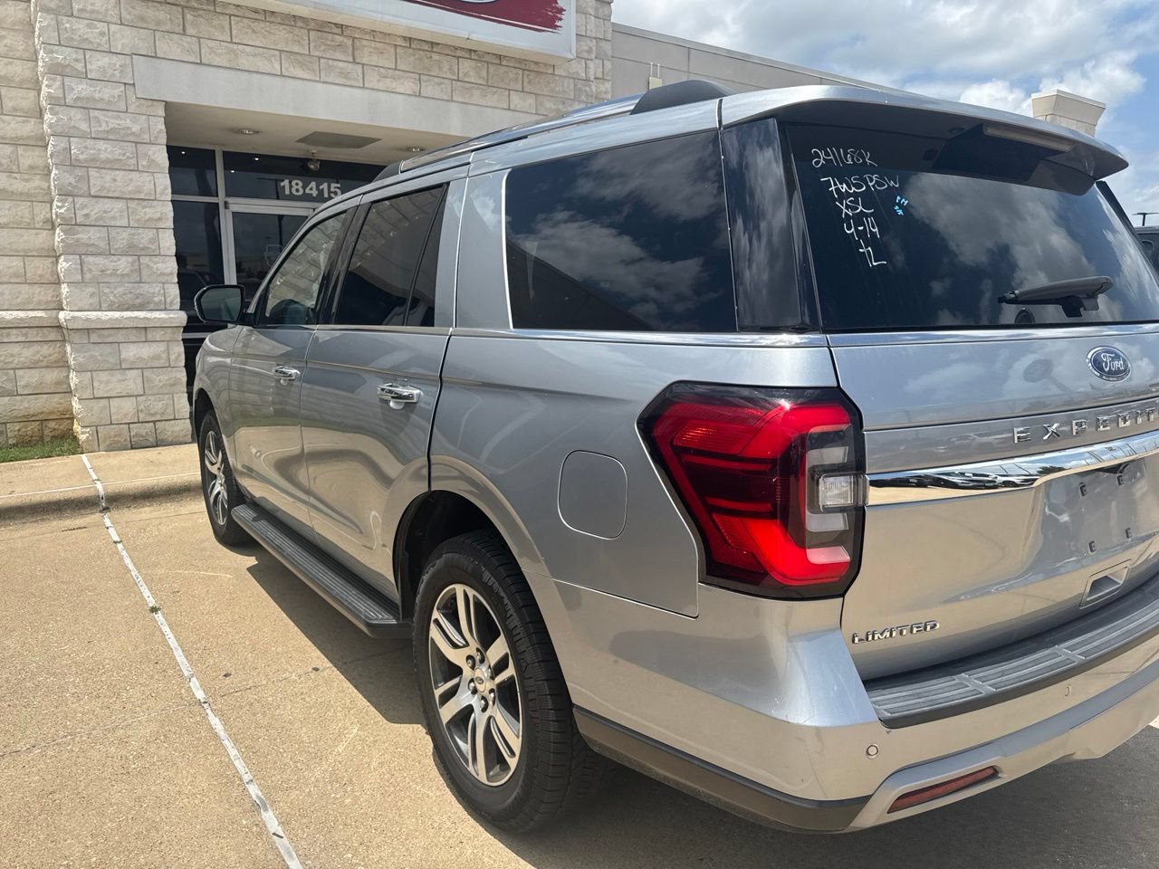 Used 2024 Ford Expedition Limited RWD image 7