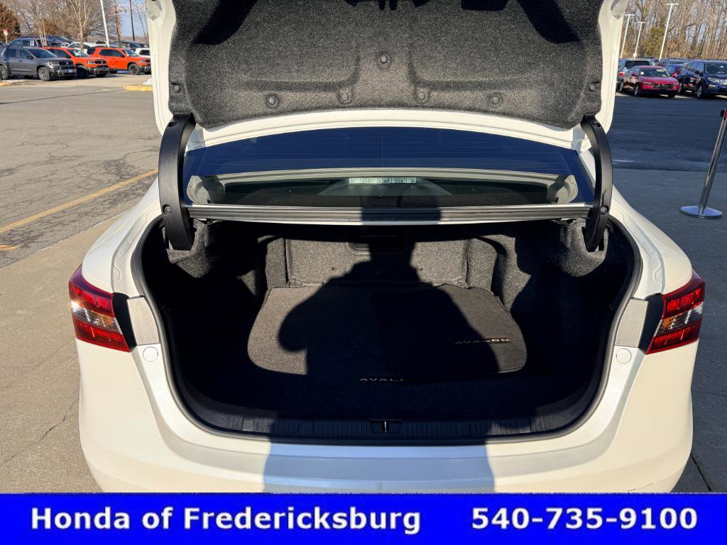 Used 2016 Toyota Avalon Limited w/ Toyota Safety Sense Package image 20