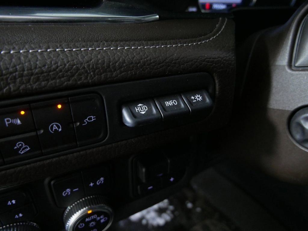 Used 2021 GMC Yukon Denali w/ Denali Ultimate Package image 20