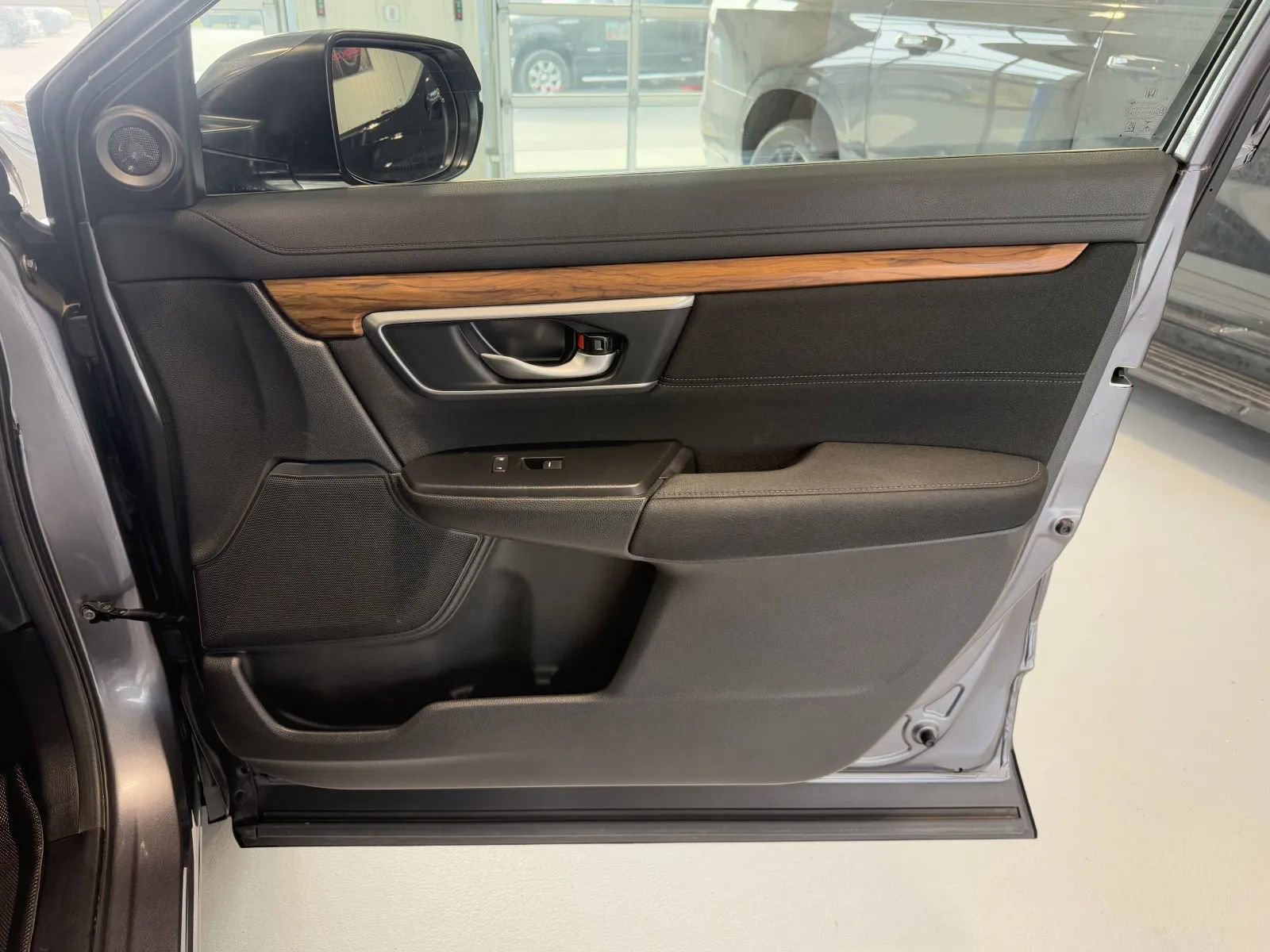 Used 2018 Honda CR-V EX image 22