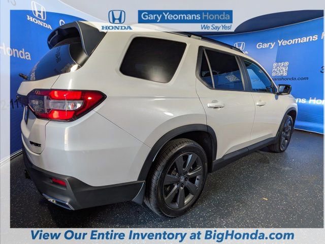 Certified 2025 Honda Pilot Sport image 10