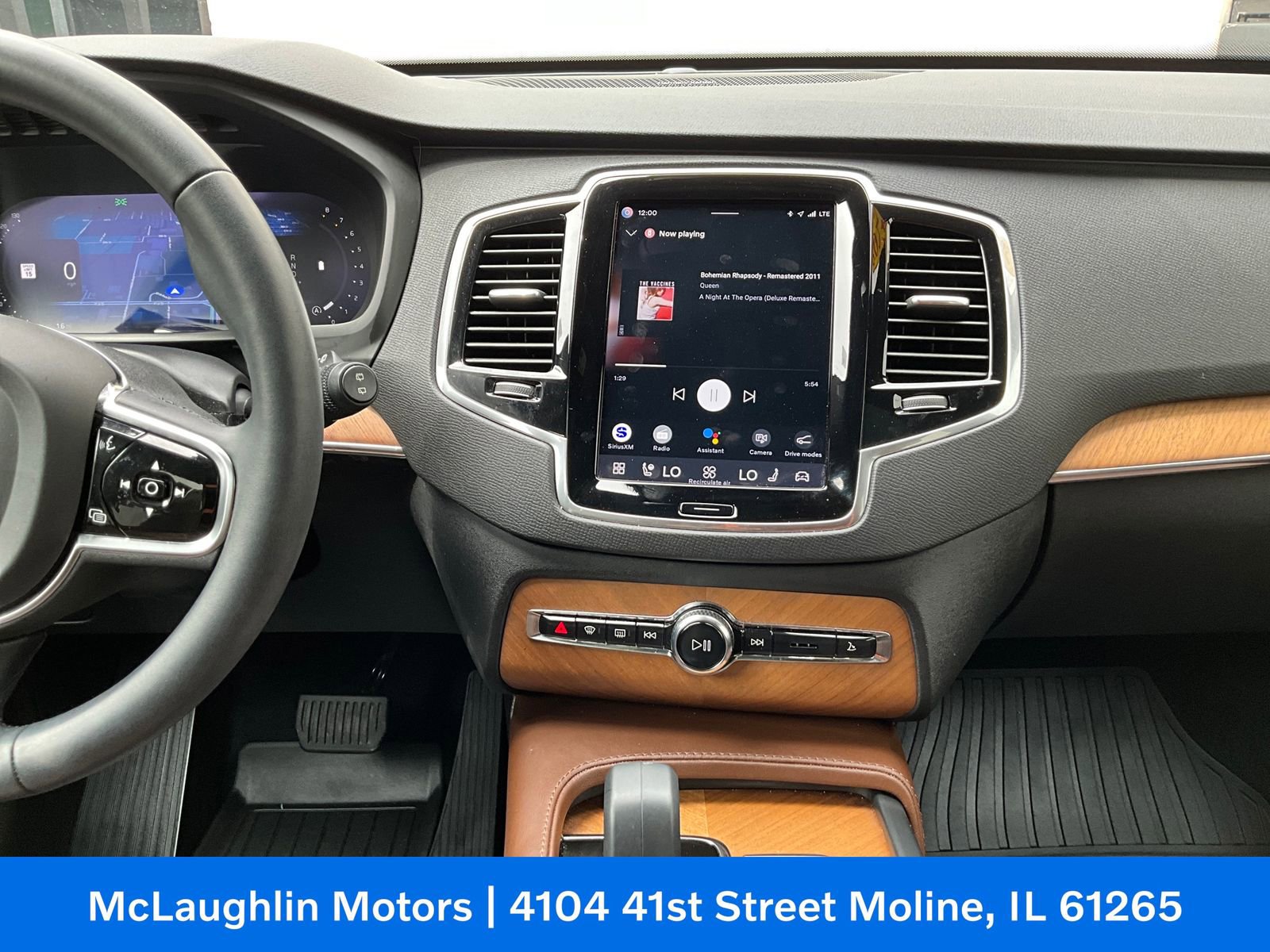 Used 2023 Volvo XC90 B6 Plus AWD/4WD image 4