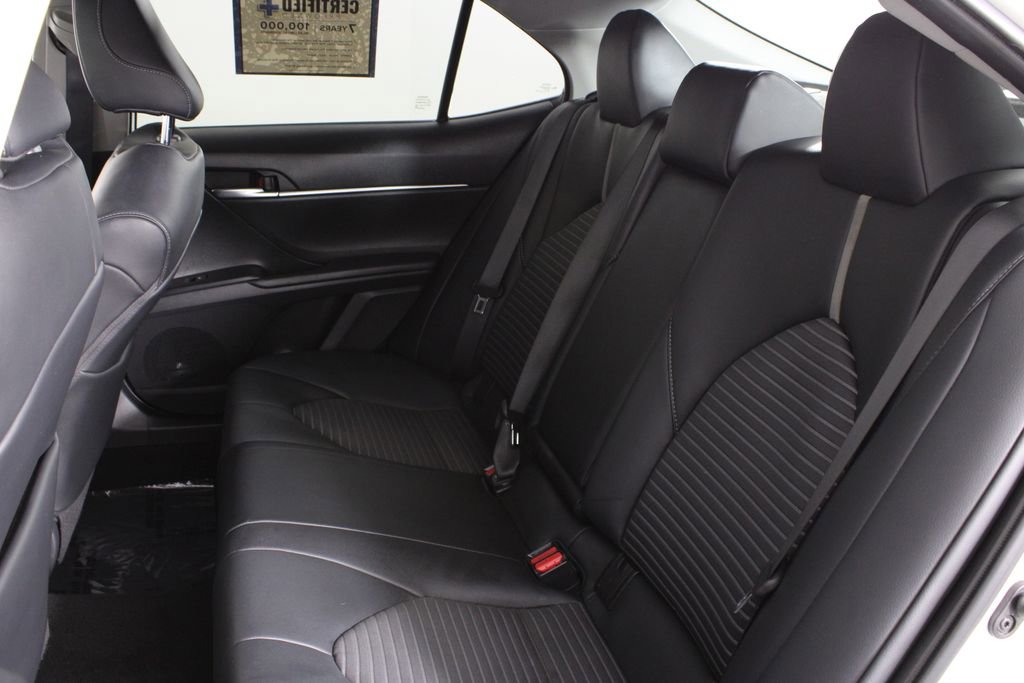 Used 2020 Toyota Camry SE image 19