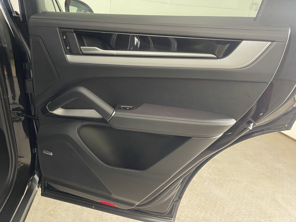 Certified 2025 Porsche Cayenne S image 25