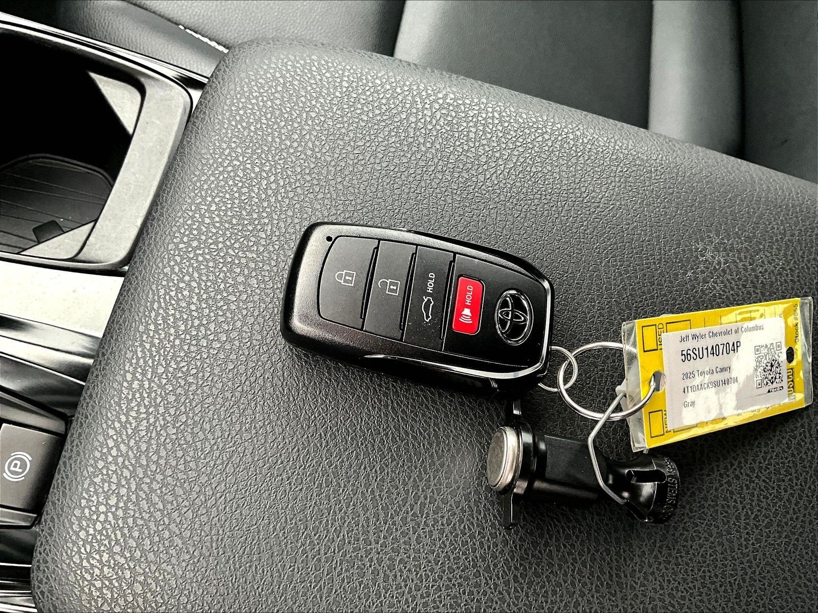 Used 2025 Toyota Camry SE FWD image 35