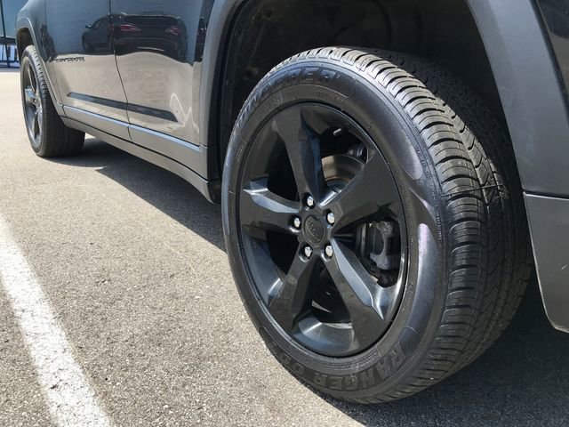 Used 2023 Jeep Grand Cherokee Altitude AWD/4WD image 12
