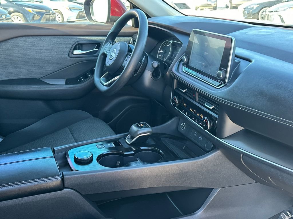 Used 2023 Nissan Rogue SV image 12