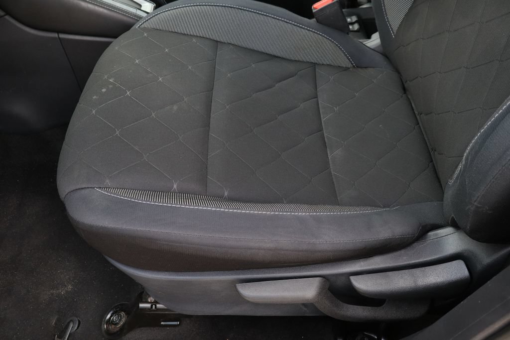 Used 2018 Nissan Kicks SV FWD image 20