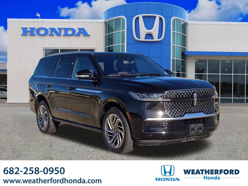 Used 2025 Lincoln Navigator Reserve image 1