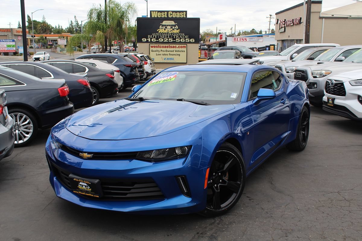 Used 2017 Chevrolet Camaro LT RWD image 2
