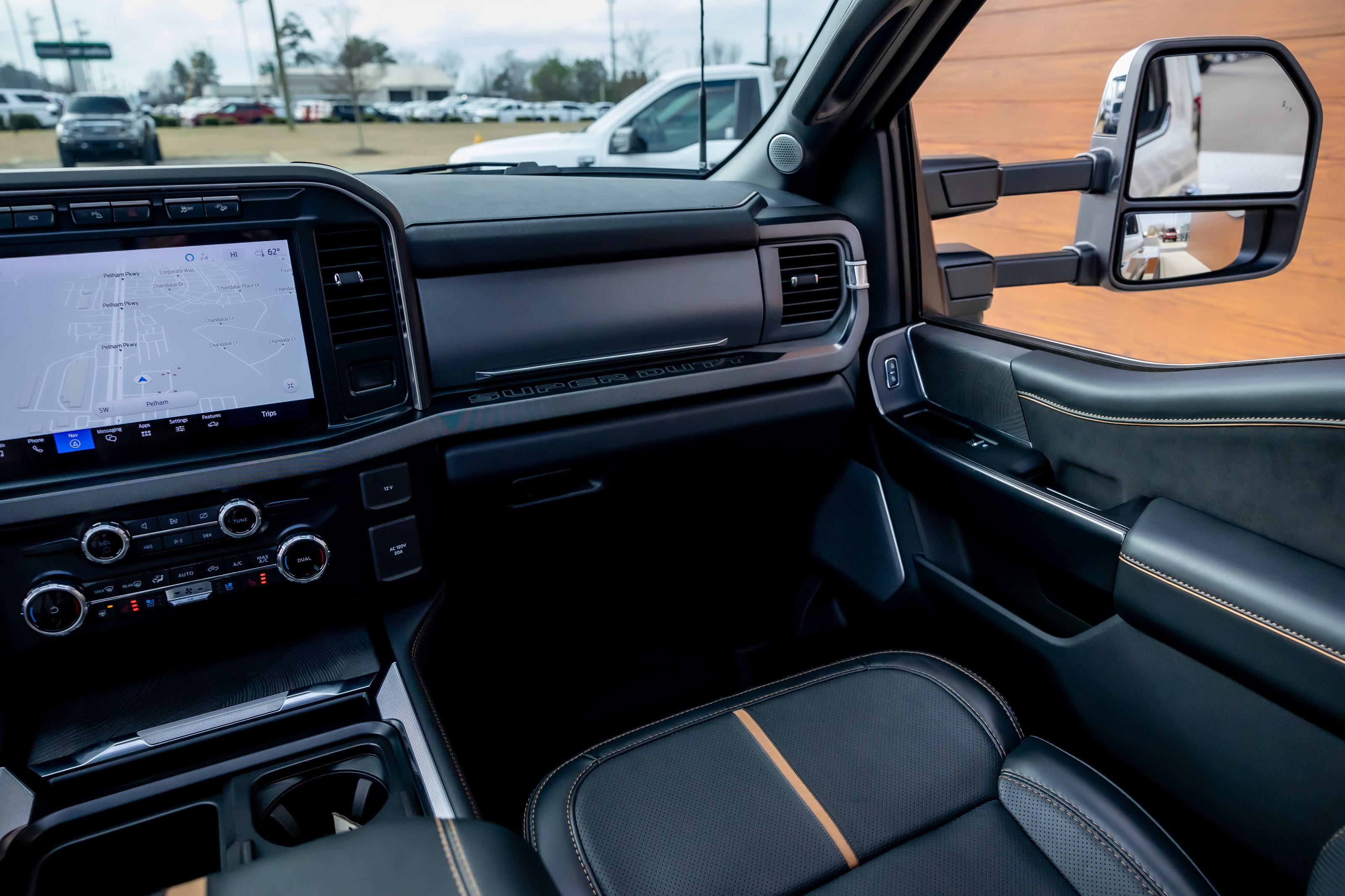 Used 2024 Ford F450 Platinum w/ FX4 Off-Road Package image 7