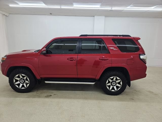 Used 2021 Toyota 4Runner TRD Off-Road Premium w/ Moonroof Package AWD/4WD image 16