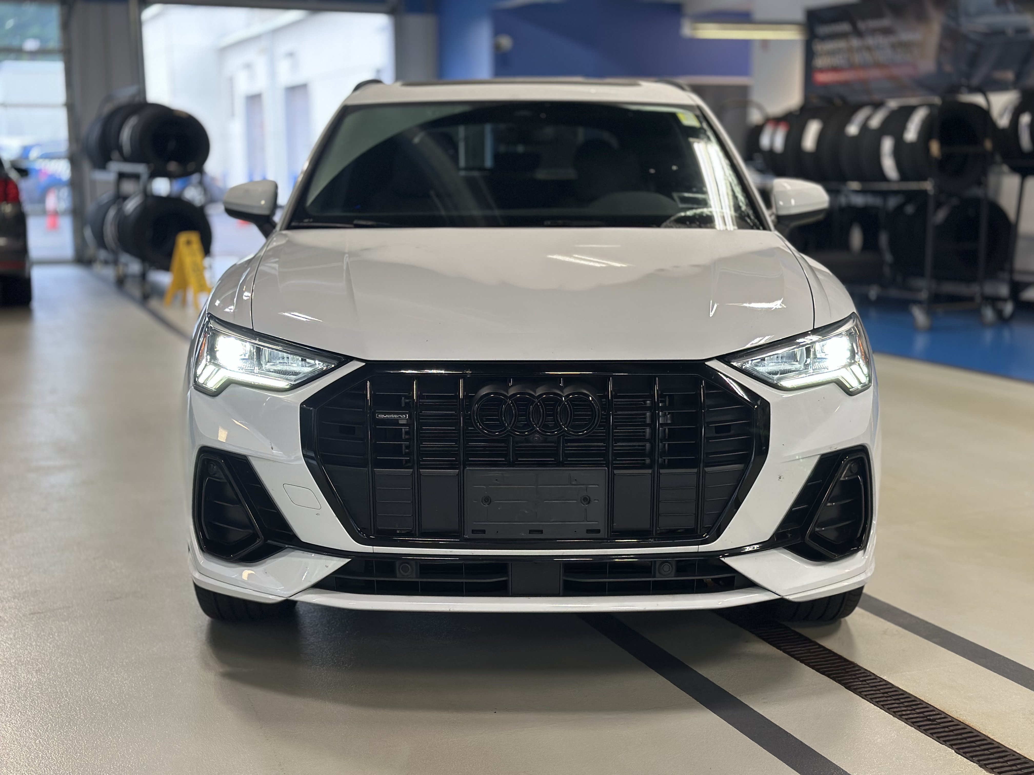 Used 2022 Audi Q3 2.0T Premium Plus AWD/4WD image 2
