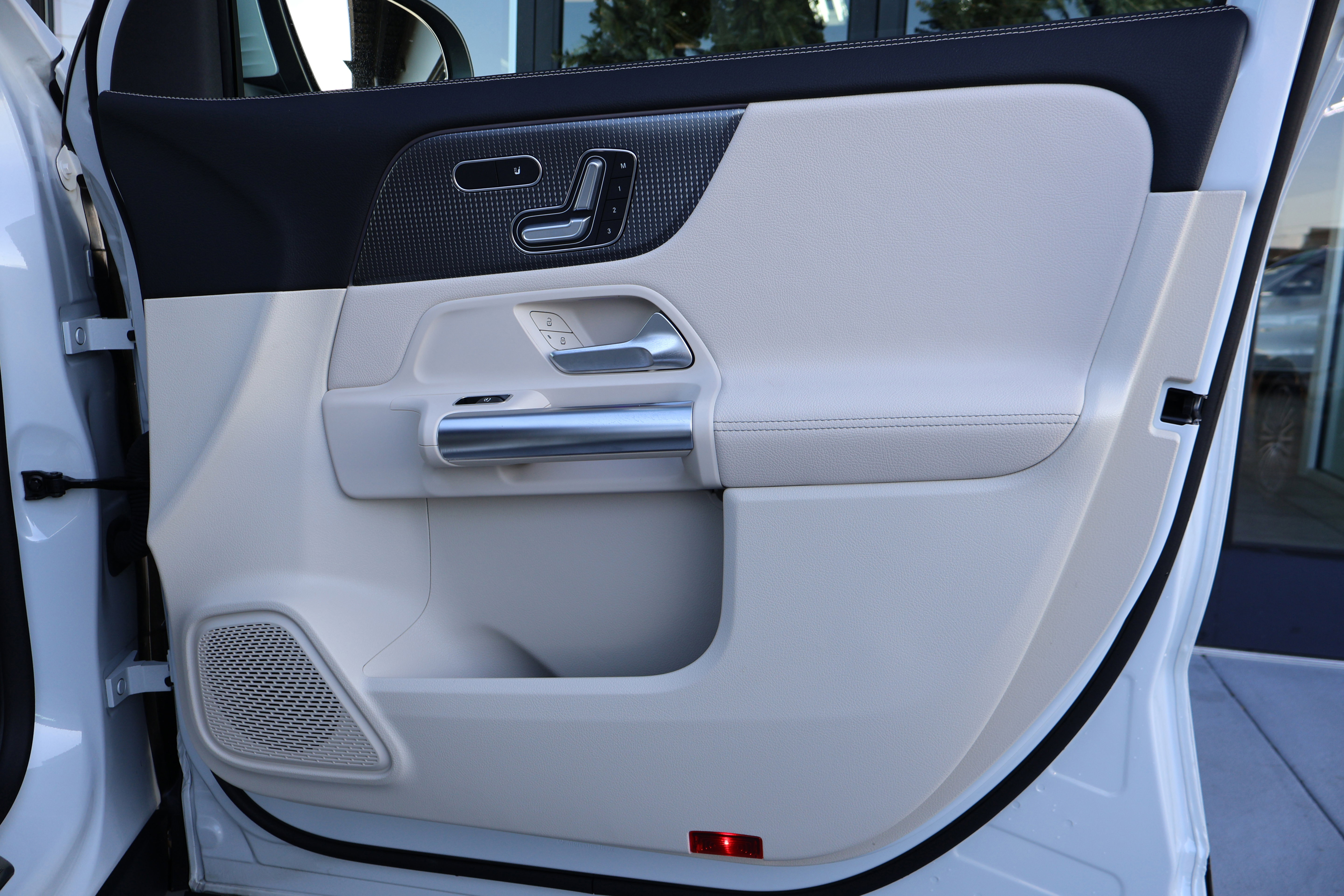 Certified 2023 Mercedes-Benz GLA 250 w/ Premium Package image 25