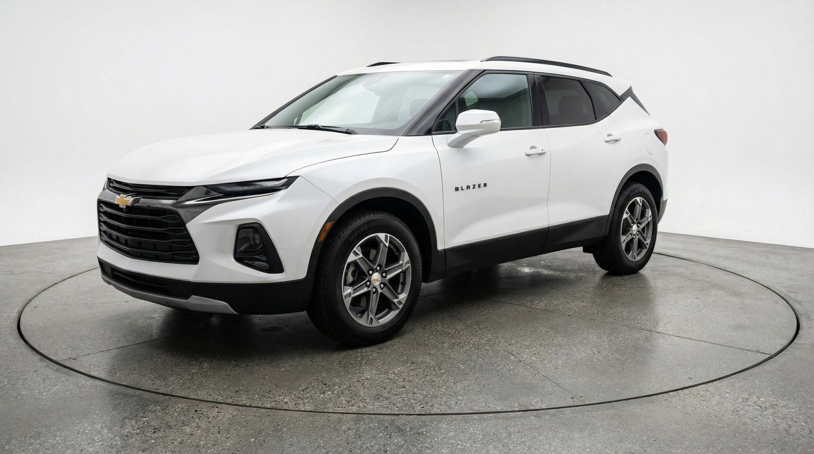 Used 2025 Chevrolet Blazer LT image 3