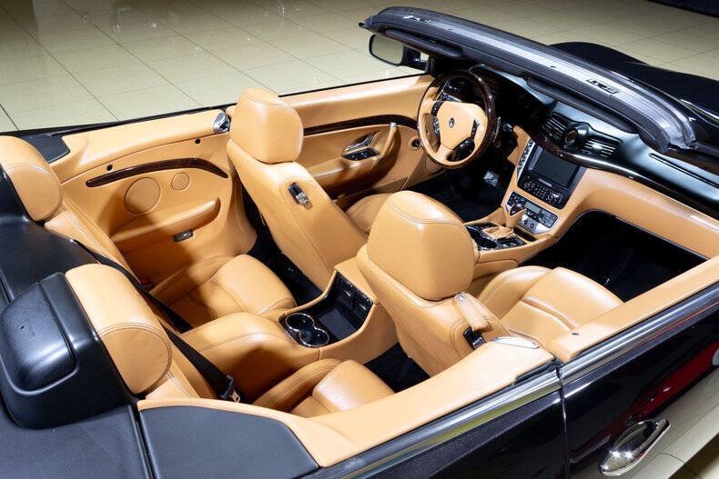 Used 2015 Maserati GranTurismo Convertible RWD image 50