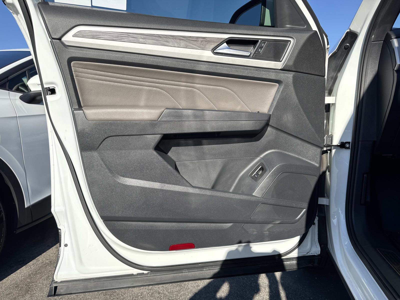 Used 2021 Volkswagen Atlas Cross Sport SE w/ Cross Sport MDO Package image 19