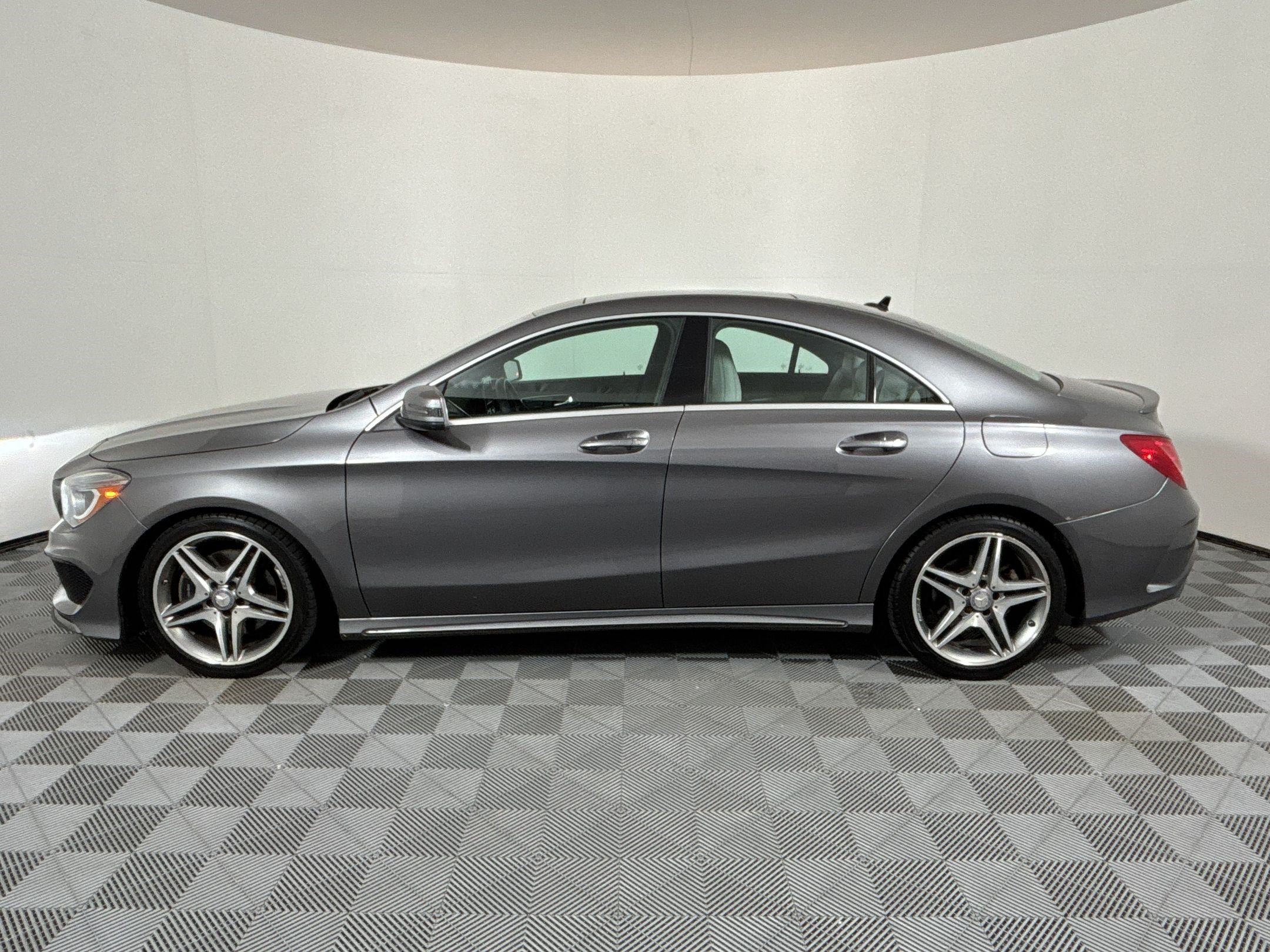 Used 2015 Mercedes-Benz CLA 250 image 2