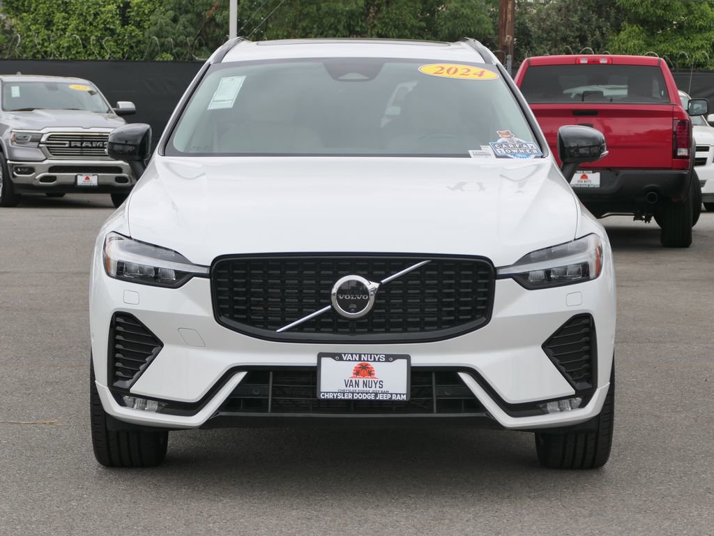 Used 2024 Volvo XC60 B5 Plus image 7