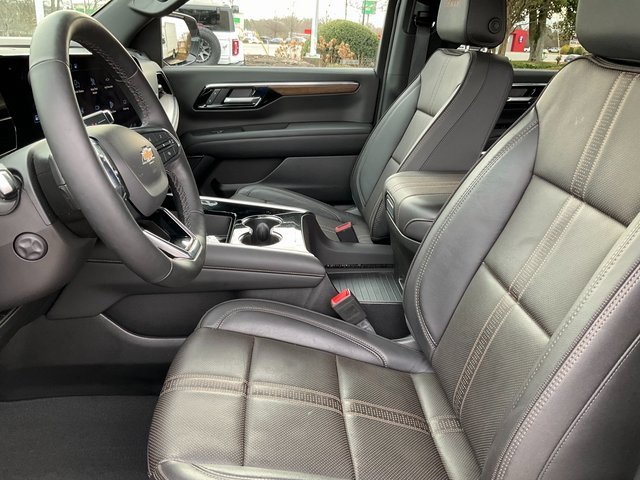 Used 2025 Chevrolet Tahoe High Country image 5